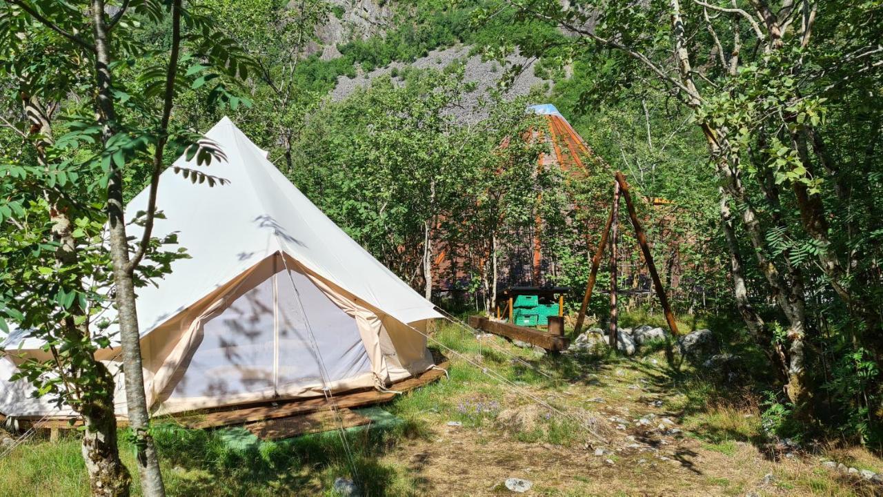 Osa Hardanger Basecampホステル エクステリア 写真